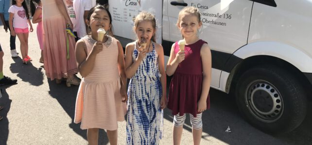 Hurra, der Eiswagen war da! Hurra, der Eiswagen war da!