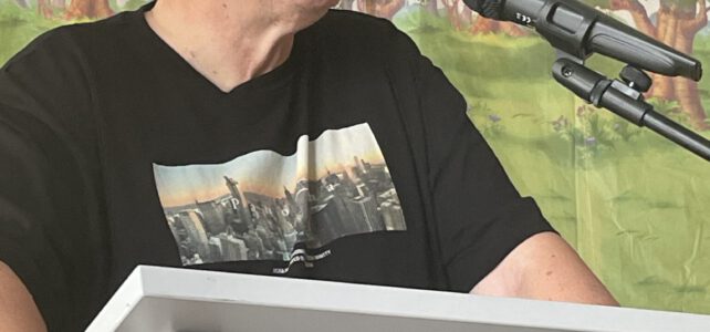 Ulli Potofski liest an der Brüder-Grimm-Schule Ulli Potofski liest an der Brüder-Grimm-Schule